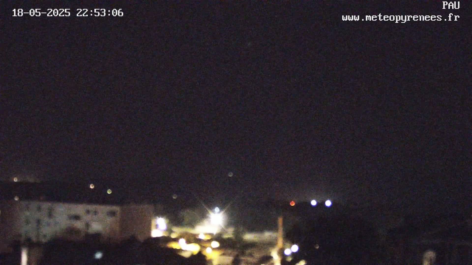  Les Pics du Midi Mountains Peaks from Pau Live Cam - Pau, Pyrenees-Atlantiques, Nouvelle-Aquitaine, France