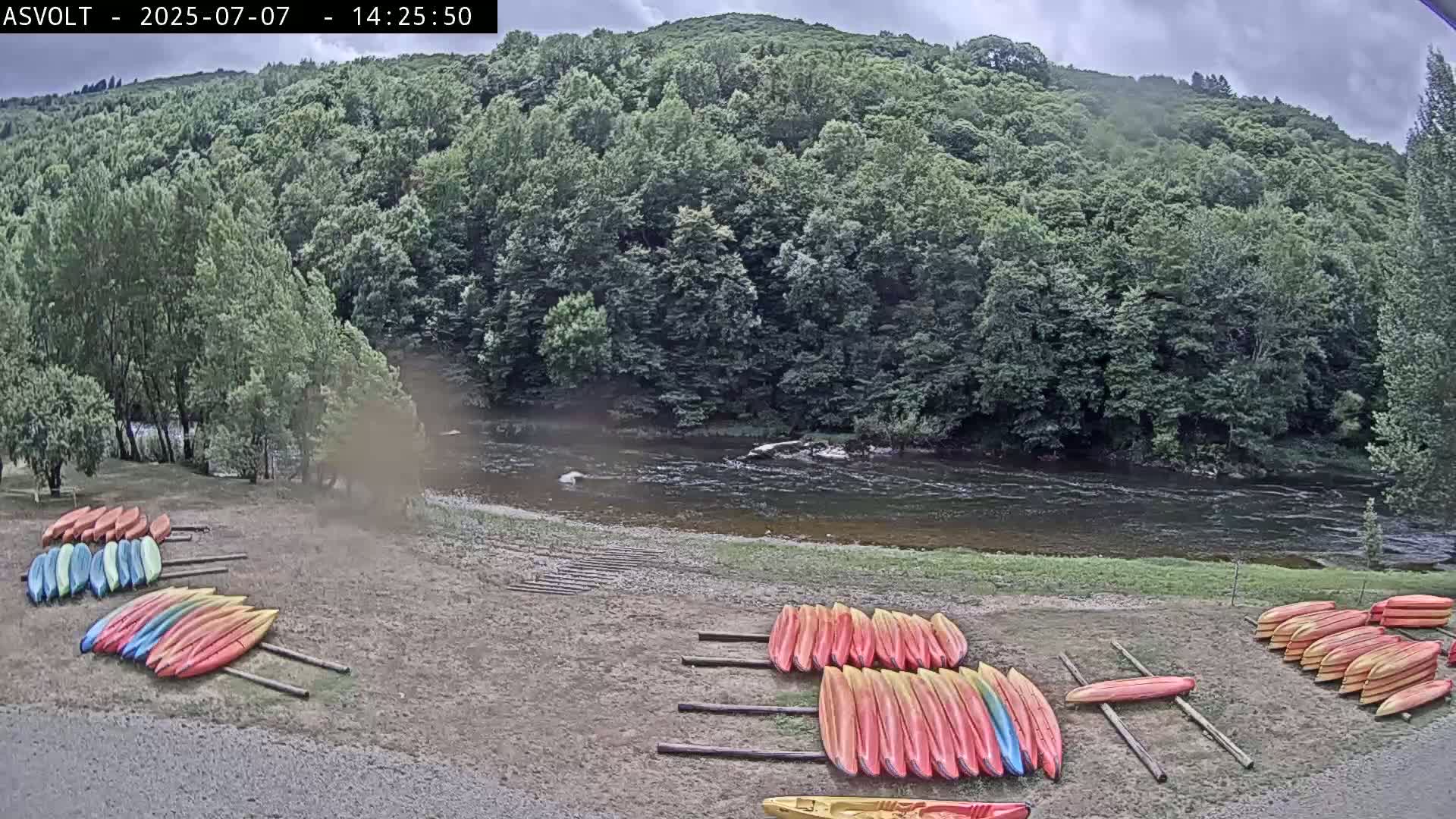  Les Pics du Midi Mountains Peaks from Pau Live Cam - Pau, Pyrenees-Atlantiques, Nouvelle-Aquitaine, France