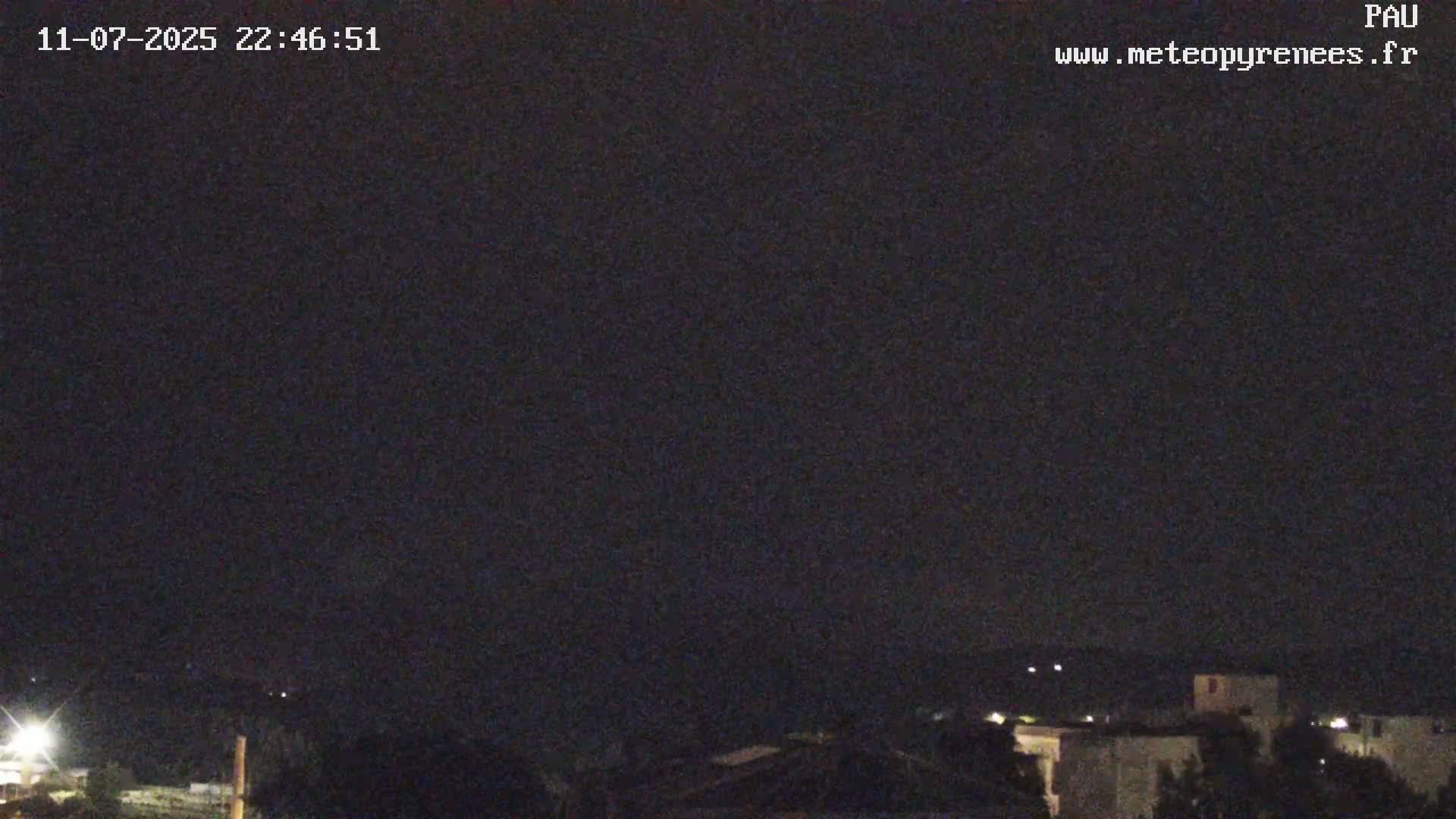  Les Pics du Midi Mountains Peaks from Pau Live Cam - Pau, Pyrenees-Atlantiques, Nouvelle-Aquitaine, France