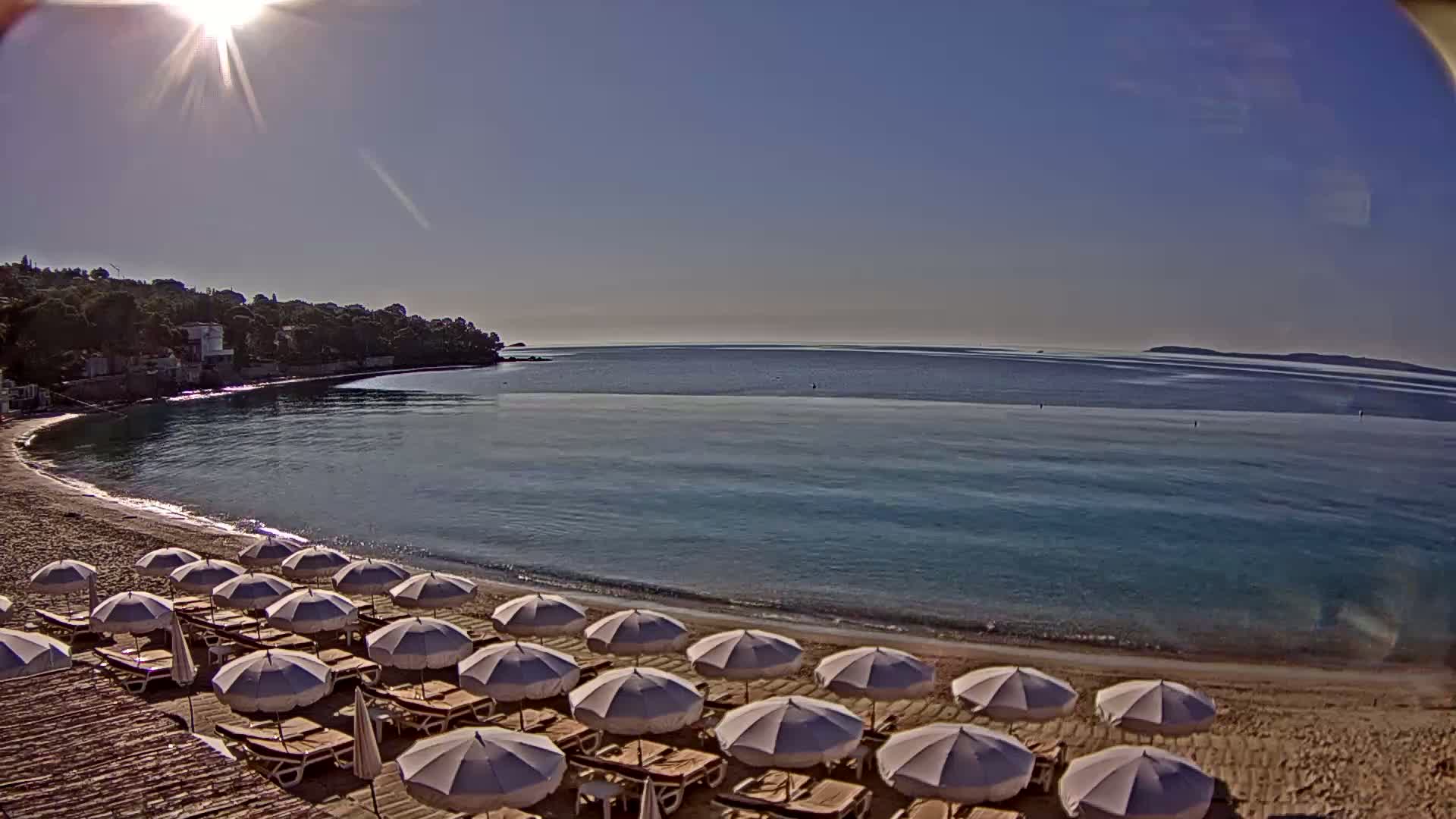 Le Lavandou , Aiguebelle Beach Live Cam - Toulon, Var, Provence-Alpes-Cote d’Azur, France