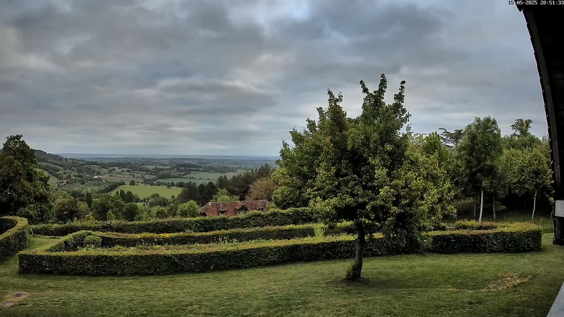 Montpincon Mountain Live Cam - Lisieux, Calvados, Normandie, France