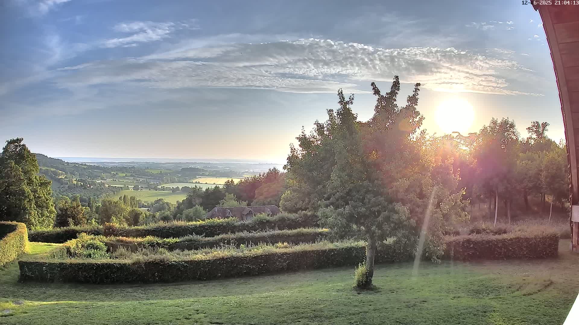 Montpincon Mountain Live Cam - Lisieux, Calvados, Normandie, France
