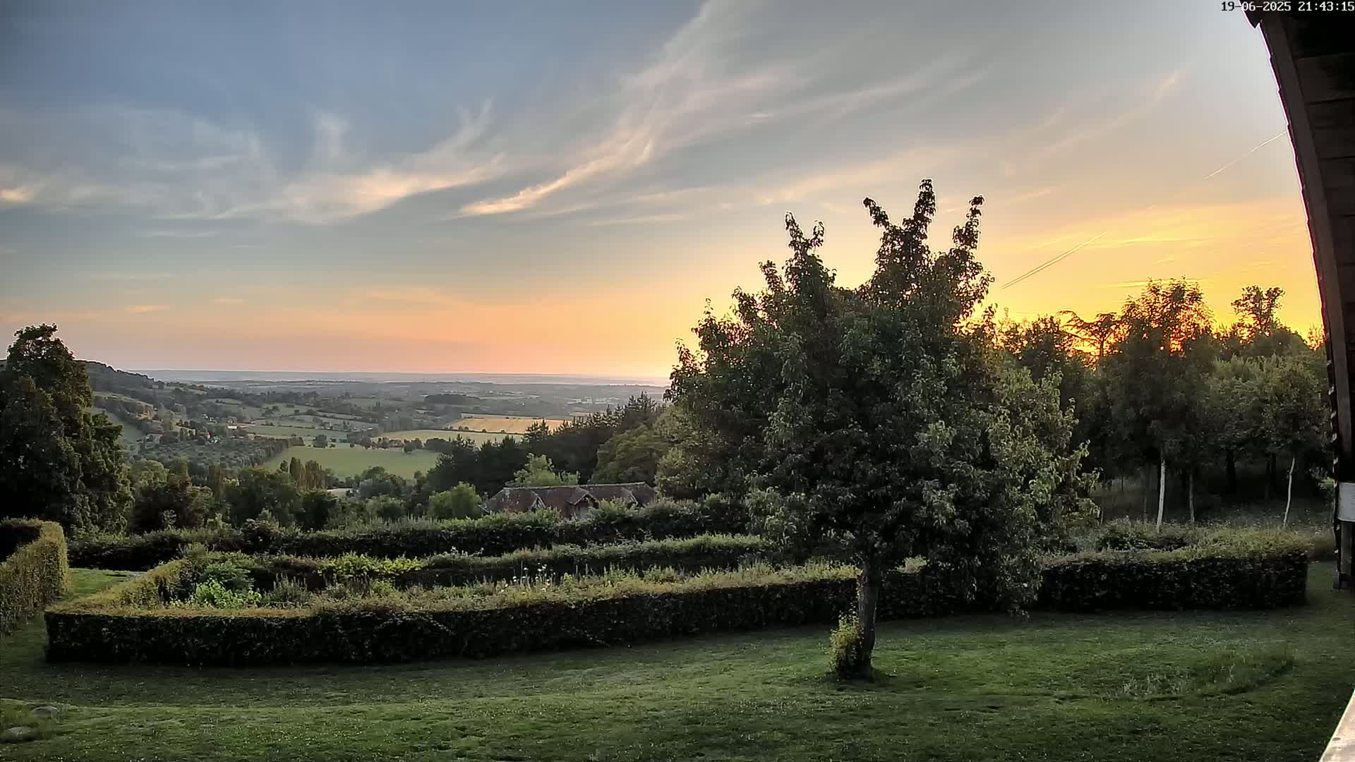 Montpincon Mountain Live Cam - Lisieux, Calvados, Normandie, France