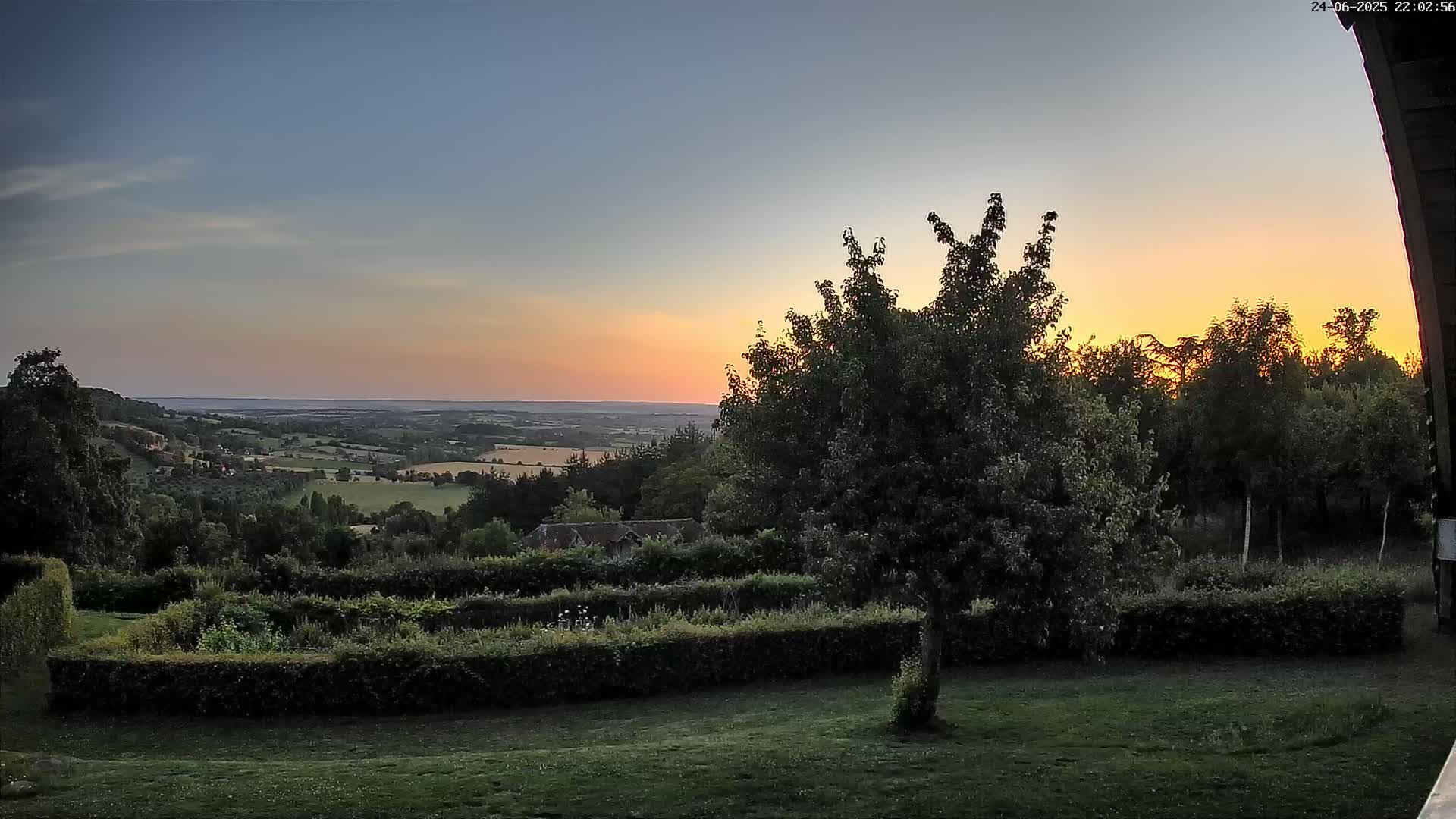 Montpincon Mountain Live Cam - Lisieux, Calvados, Normandie, France