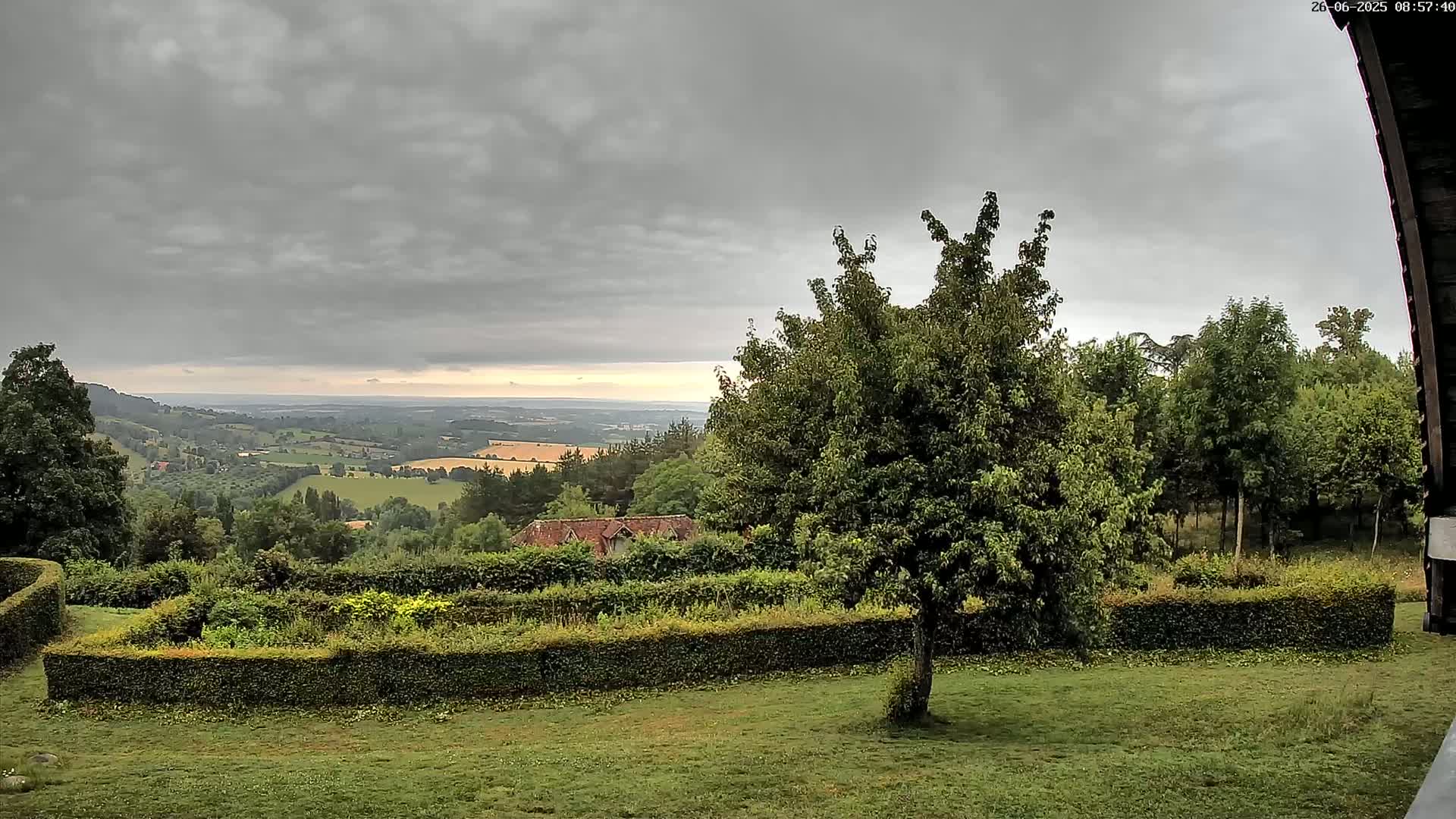 Montpincon Mountain Live Cam - Lisieux, Calvados, Normandie, France
