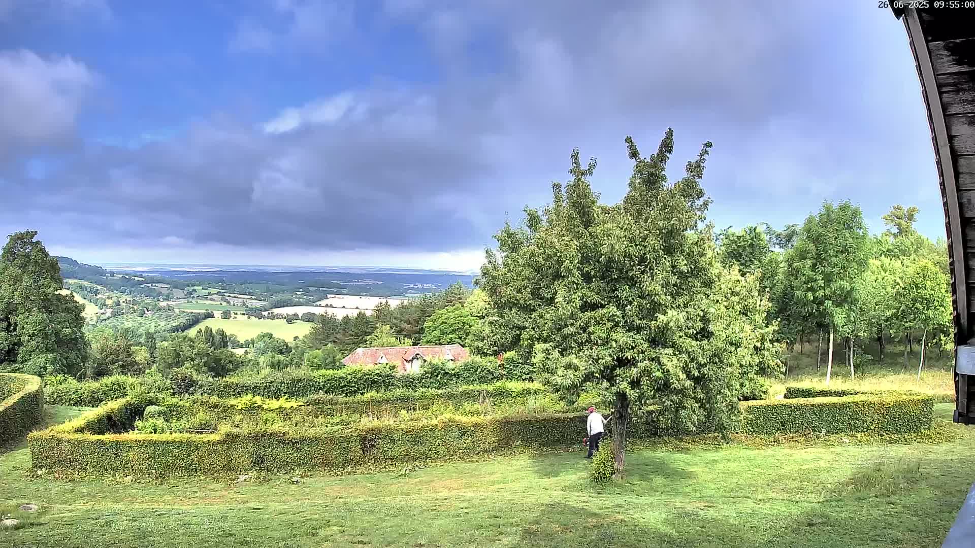 Montpincon Mountain Live Cam - Lisieux, Calvados, Normandie, France