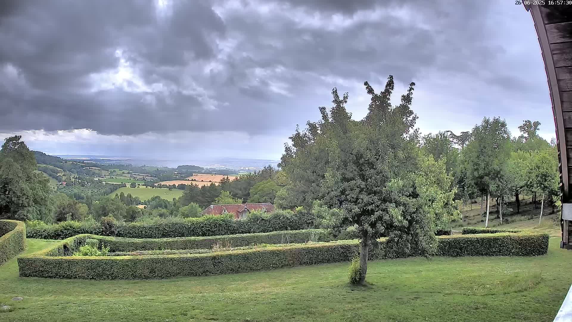 Montpincon Mountain Live Cam - Lisieux, Calvados, Normandie, France