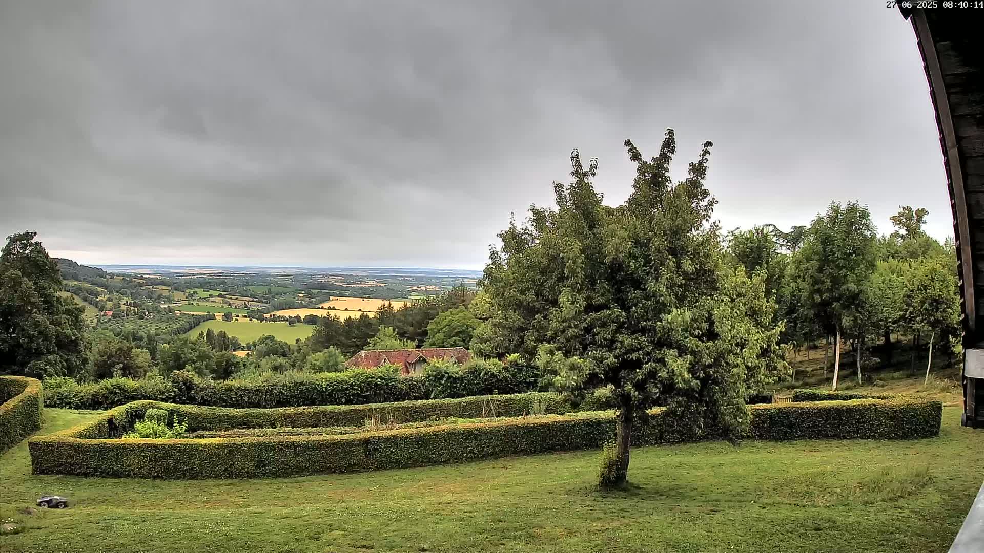 Montpincon Mountain Live Cam - Lisieux, Calvados, Normandie, France