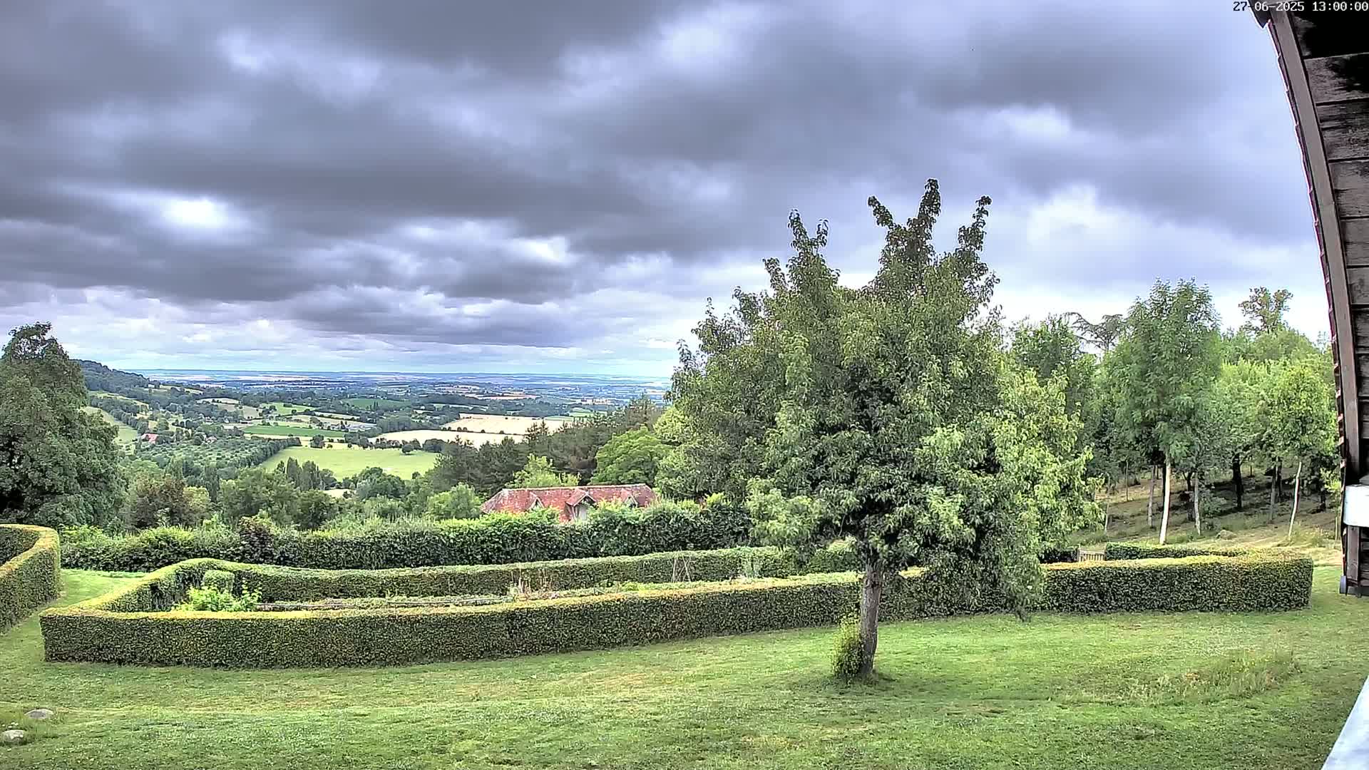 Montpincon Mountain Live Cam - Lisieux, Calvados, Normandie, France