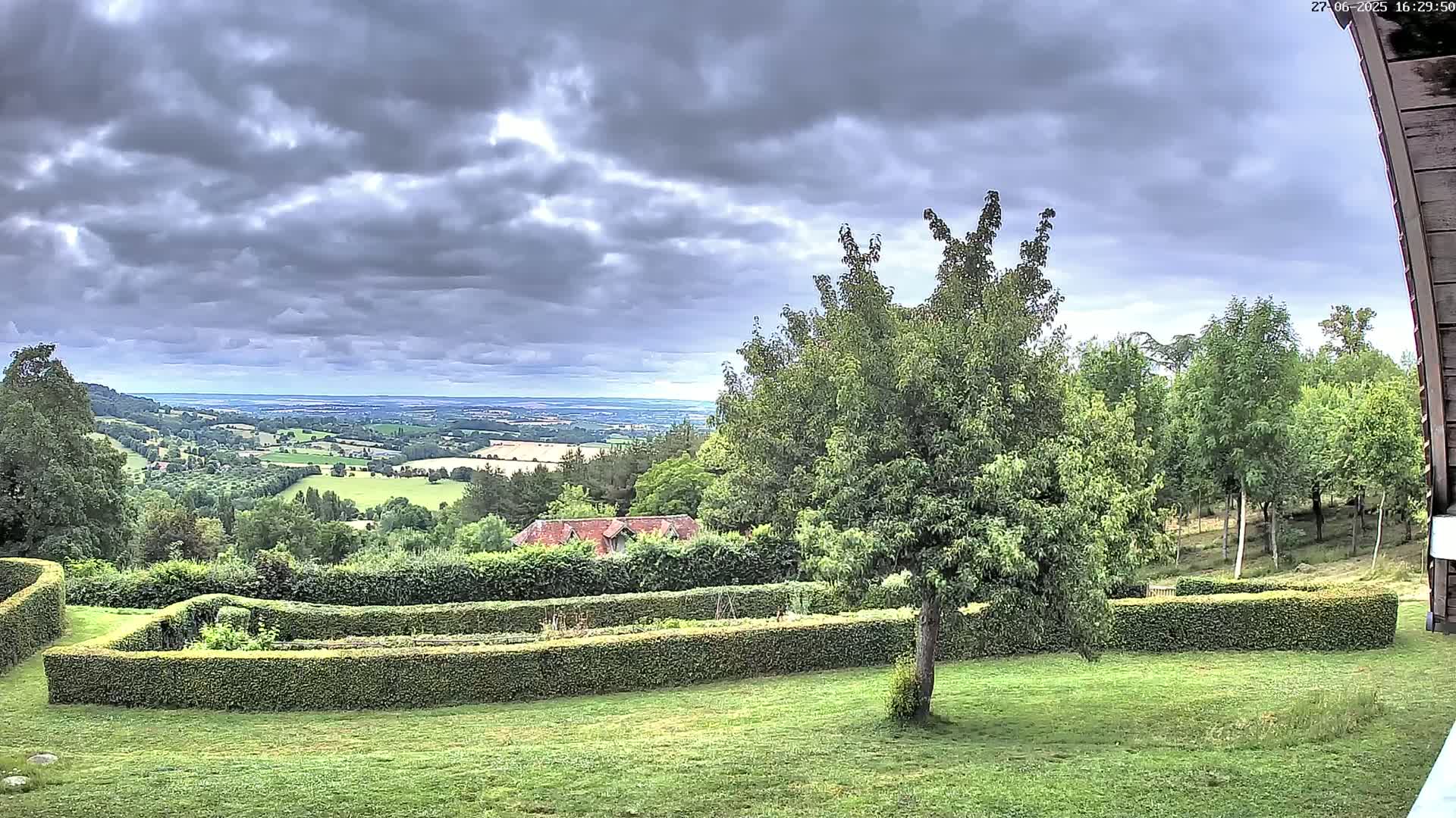 Montpincon Mountain Live Cam - Lisieux, Calvados, Normandie, France