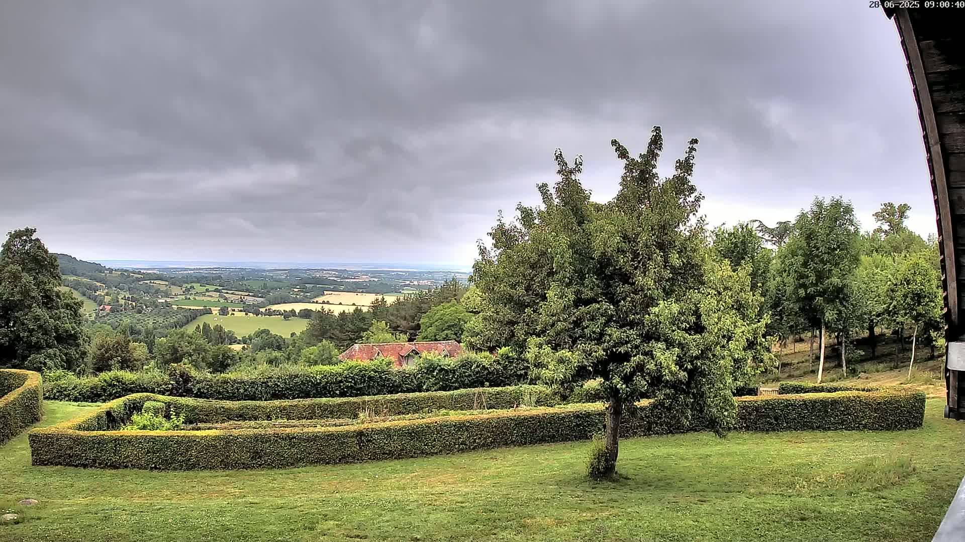 Montpincon Mountain Live Cam - Lisieux, Calvados, Normandie, France
