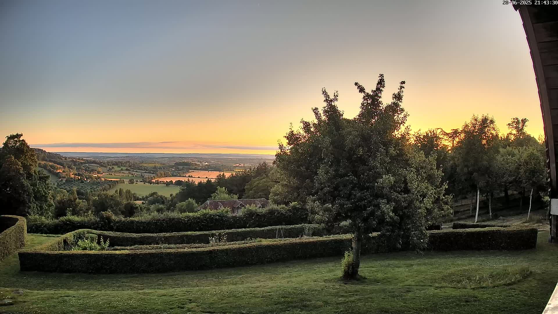 Montpincon Mountain Live Cam - Lisieux, Calvados, Normandie, France
