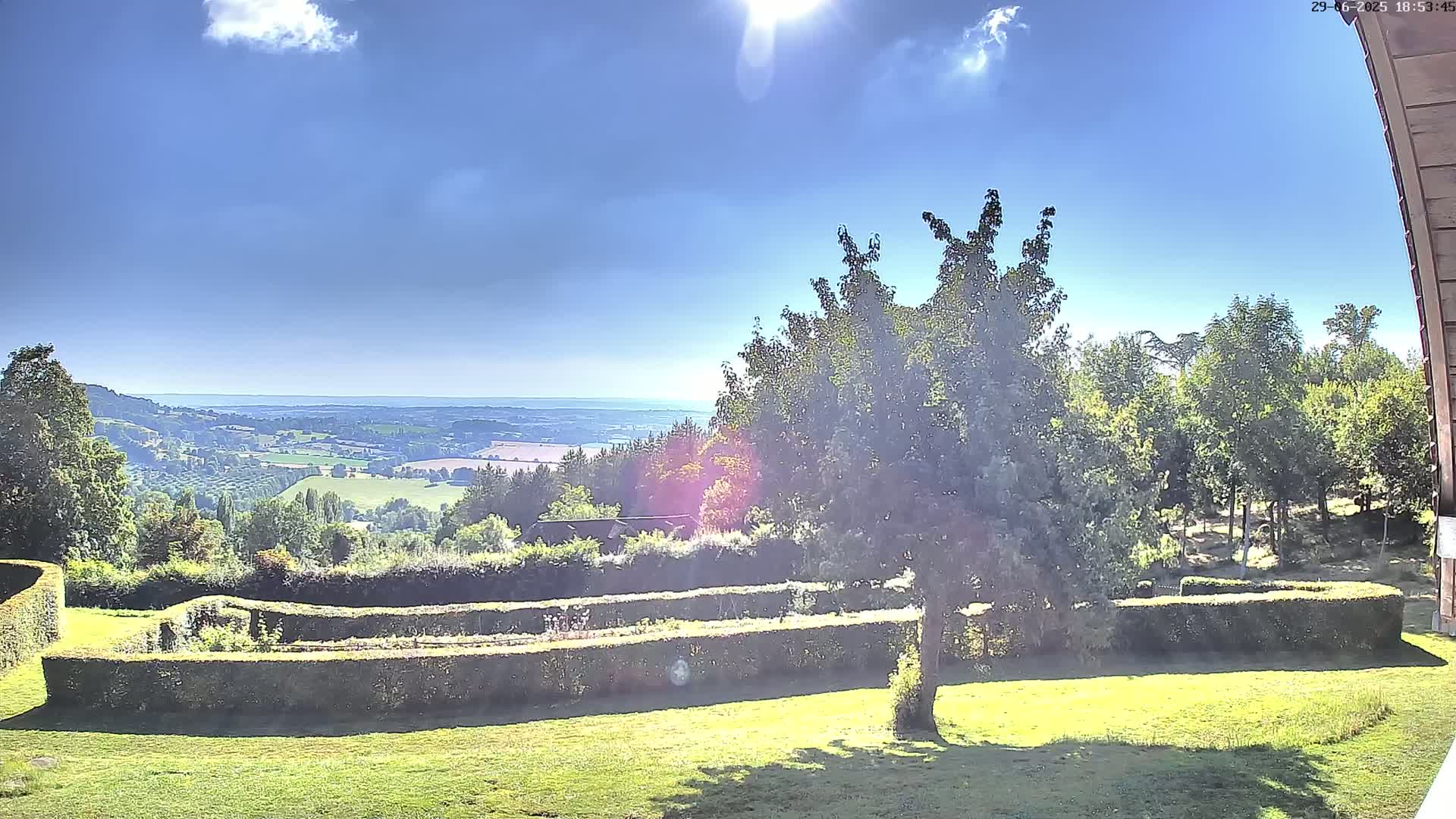 Montpincon Mountain Live Cam - Lisieux, Calvados, Normandie, France