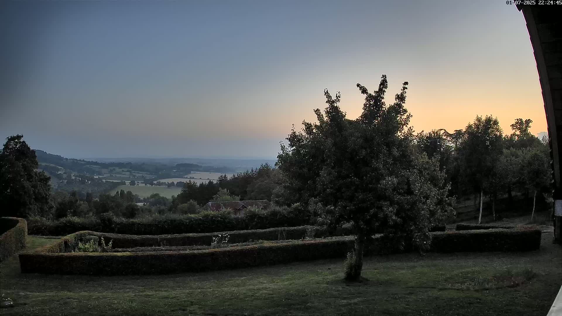 Montpincon Mountain Live Cam - Lisieux, Calvados, Normandie, France