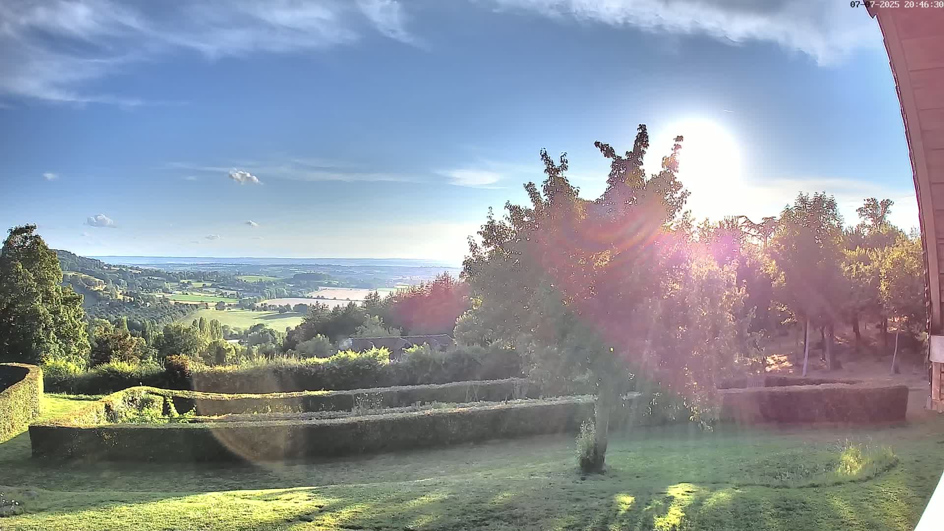 Montpincon Mountain Live Cam - Lisieux, Calvados, Normandie, France