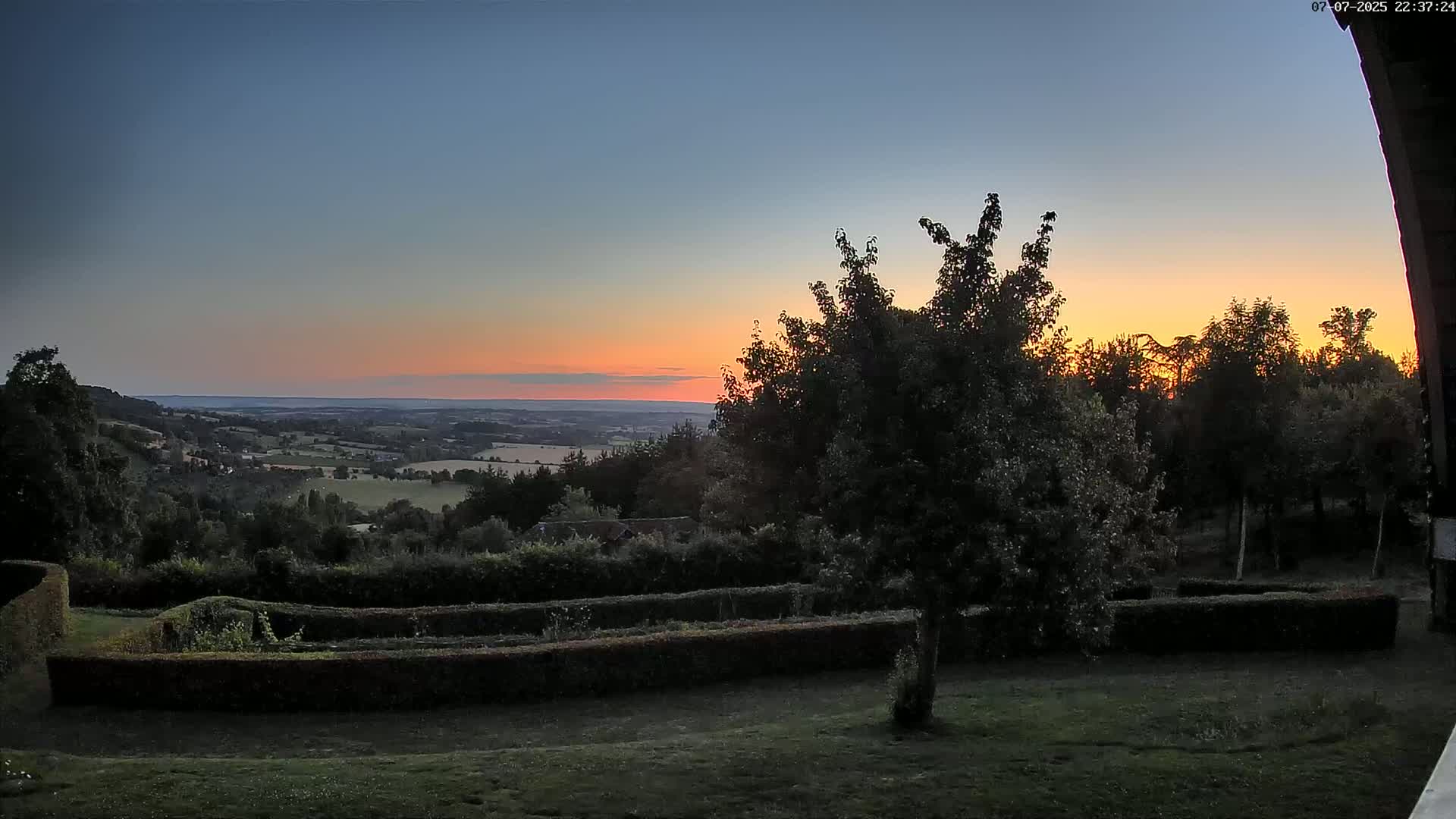 Montpincon Mountain Live Cam - Lisieux, Calvados, Normandie, France