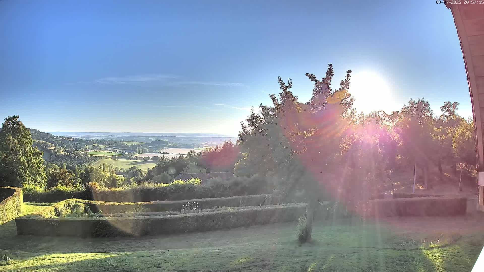 Montpincon Mountain Live Cam - Lisieux, Calvados, Normandie, France