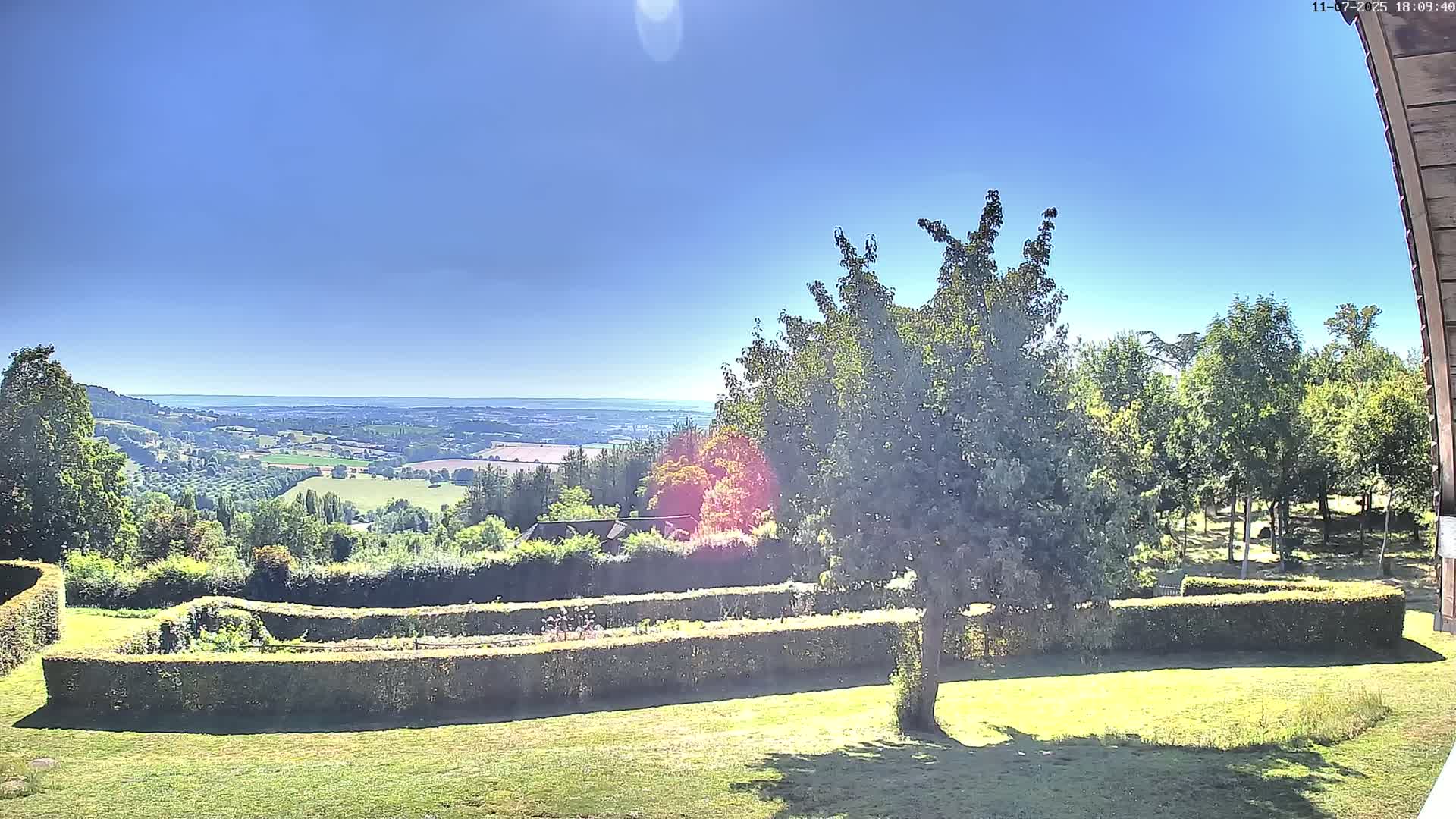Montpincon Mountain Live Cam - Lisieux, Calvados, Normandie, France