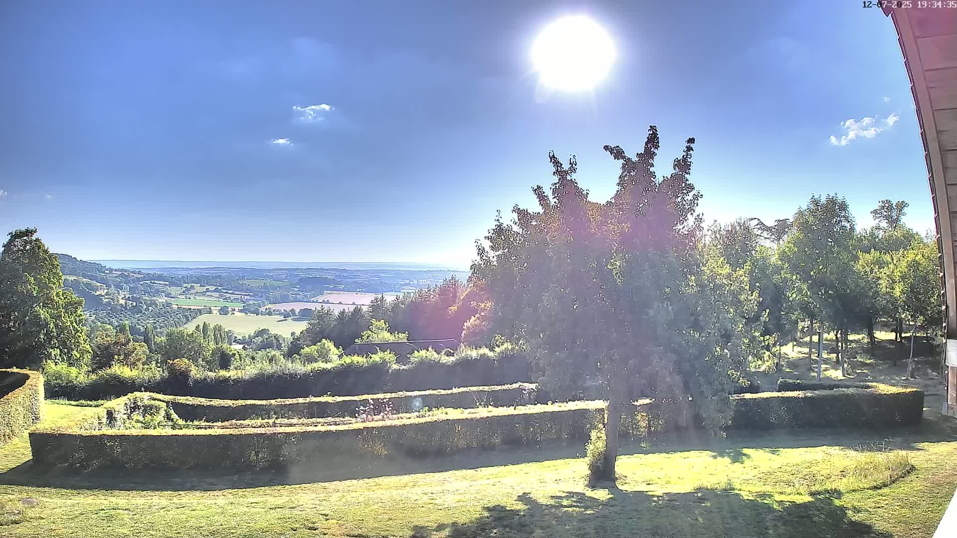 Montpincon Mountain Live Cam - Lisieux, Calvados, Normandie, France