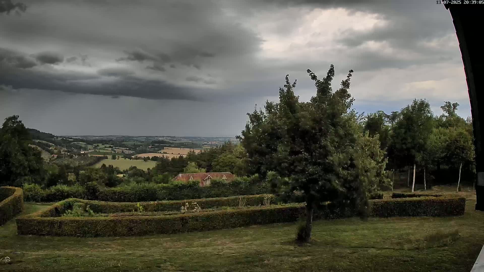 Montpincon Mountain Live Cam - Lisieux, Calvados, Normandie, France