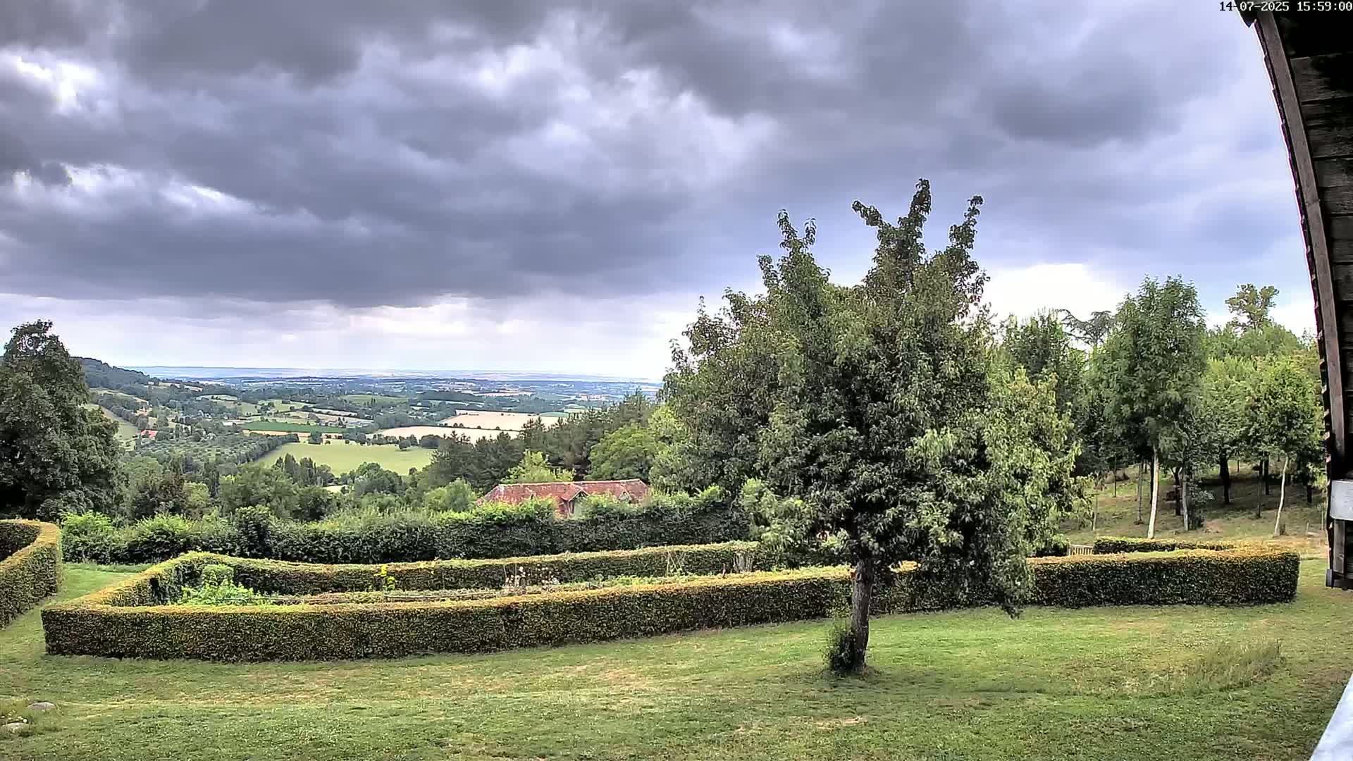 Montpincon Mountain Live Cam - Lisieux, Calvados, Normandie, France