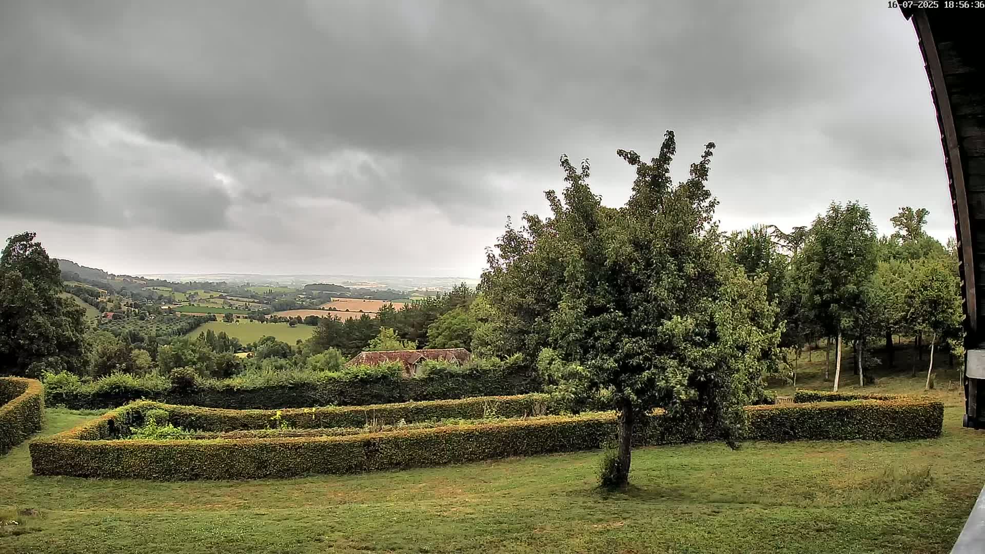 Montpincon Mountain Live Cam - Lisieux, Calvados, Normandie, France