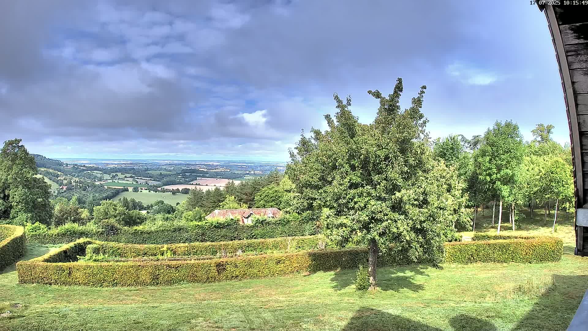 Montpincon Mountain Live Cam - Lisieux, Calvados, Normandie, France