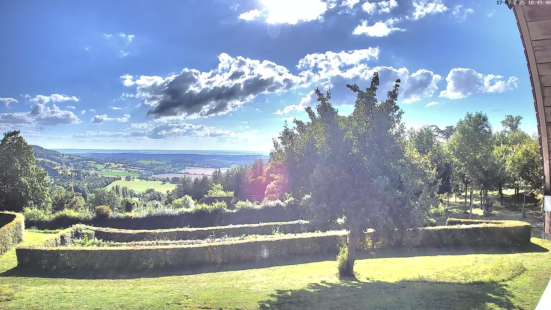 Montpincon Mountain Live Cam - Lisieux, Calvados, Normandie, France