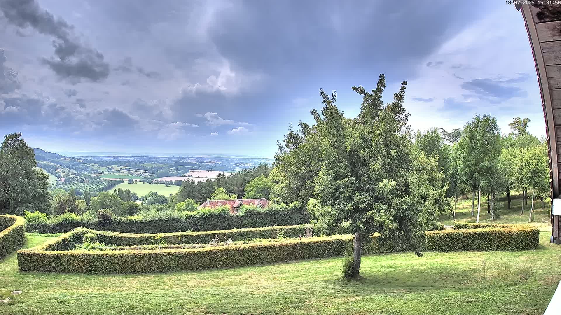 Montpincon Mountain Live Cam - Lisieux, Calvados, Normandie, France