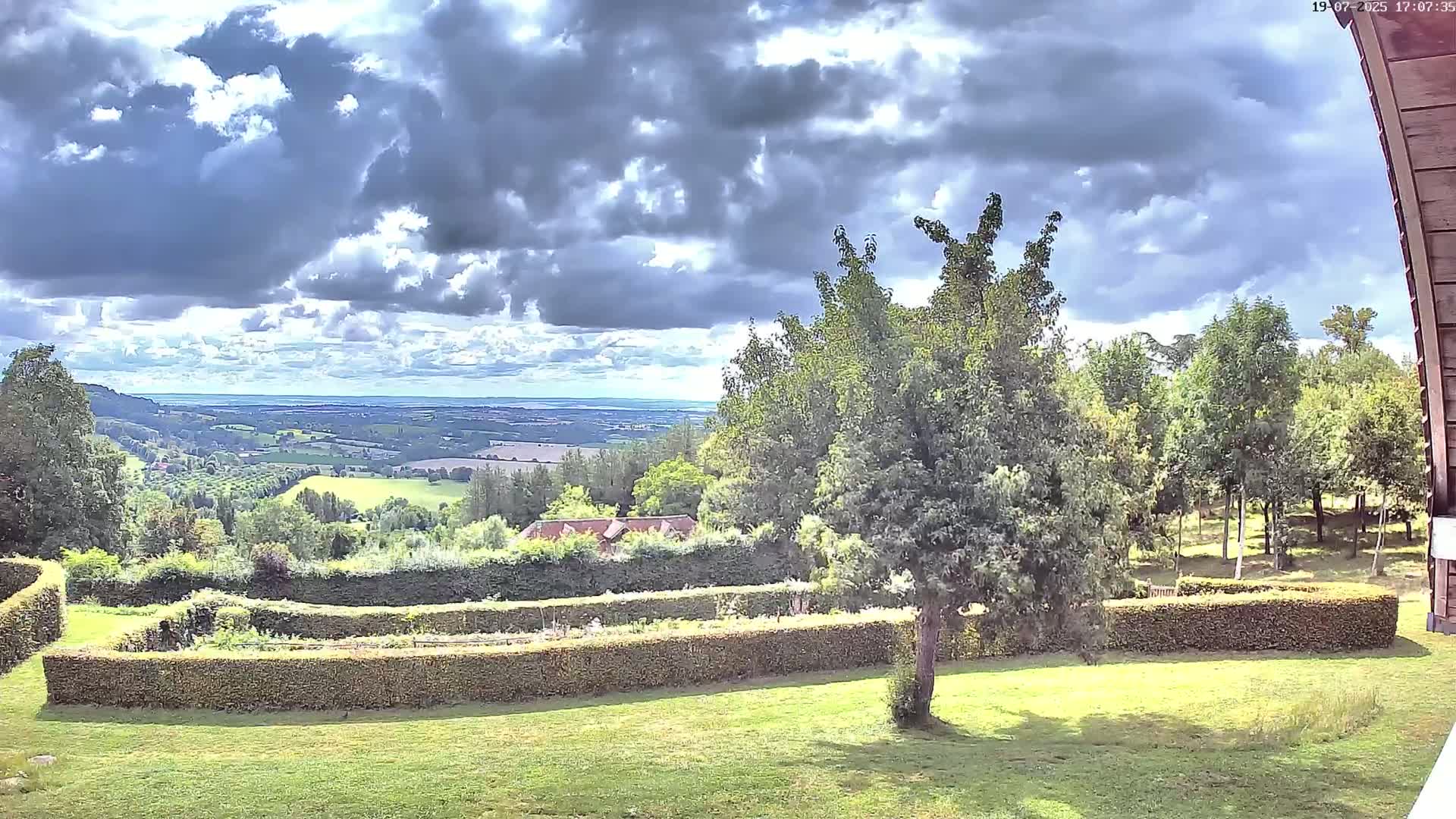 Montpincon Mountain Live Cam - Lisieux, Calvados, Normandie, France