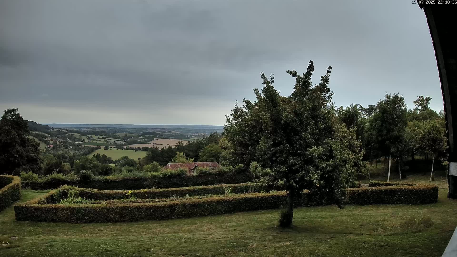 Montpincon Mountain Live Cam - Lisieux, Calvados, Normandie, France