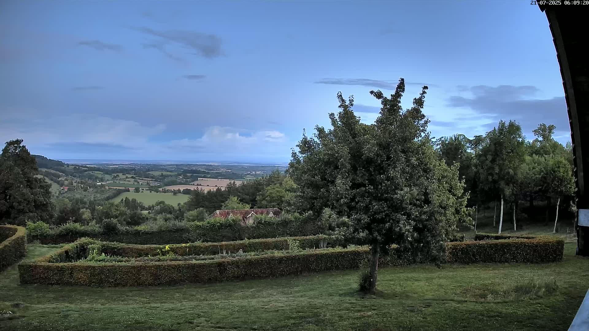 Montpincon Mountain Live Cam - Lisieux, Calvados, Normandie, France