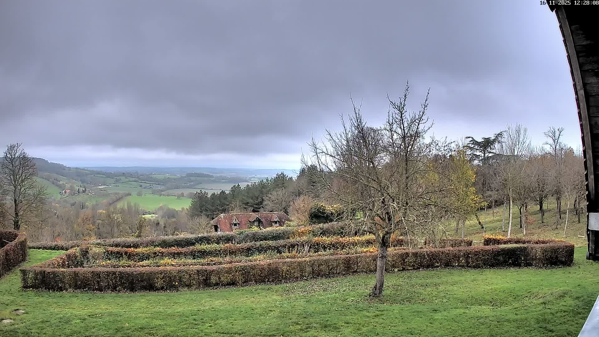 Montpincon Mountain Live Cam - Lisieux, Calvados, Normandie, France