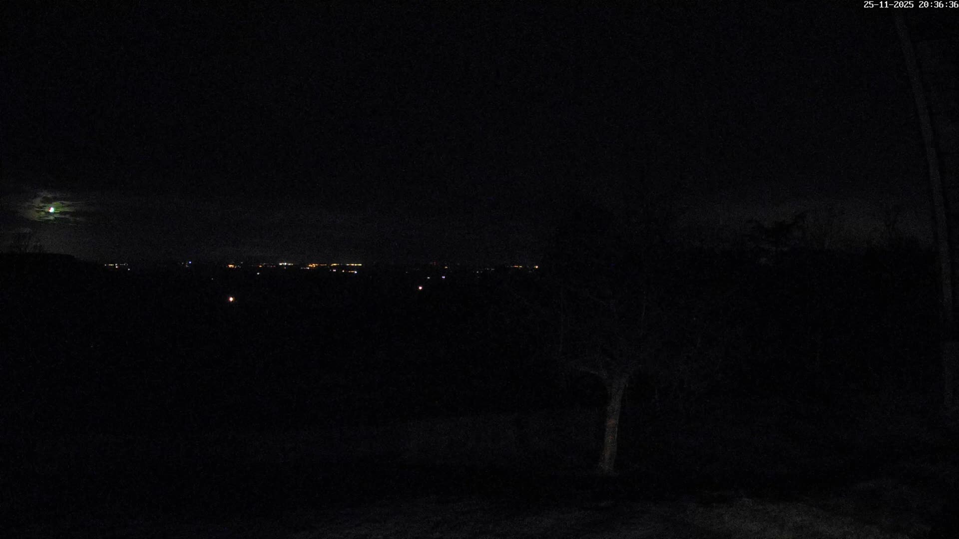 Montpincon Mountain Live Cam - Lisieux, Calvados, Normandie, France
