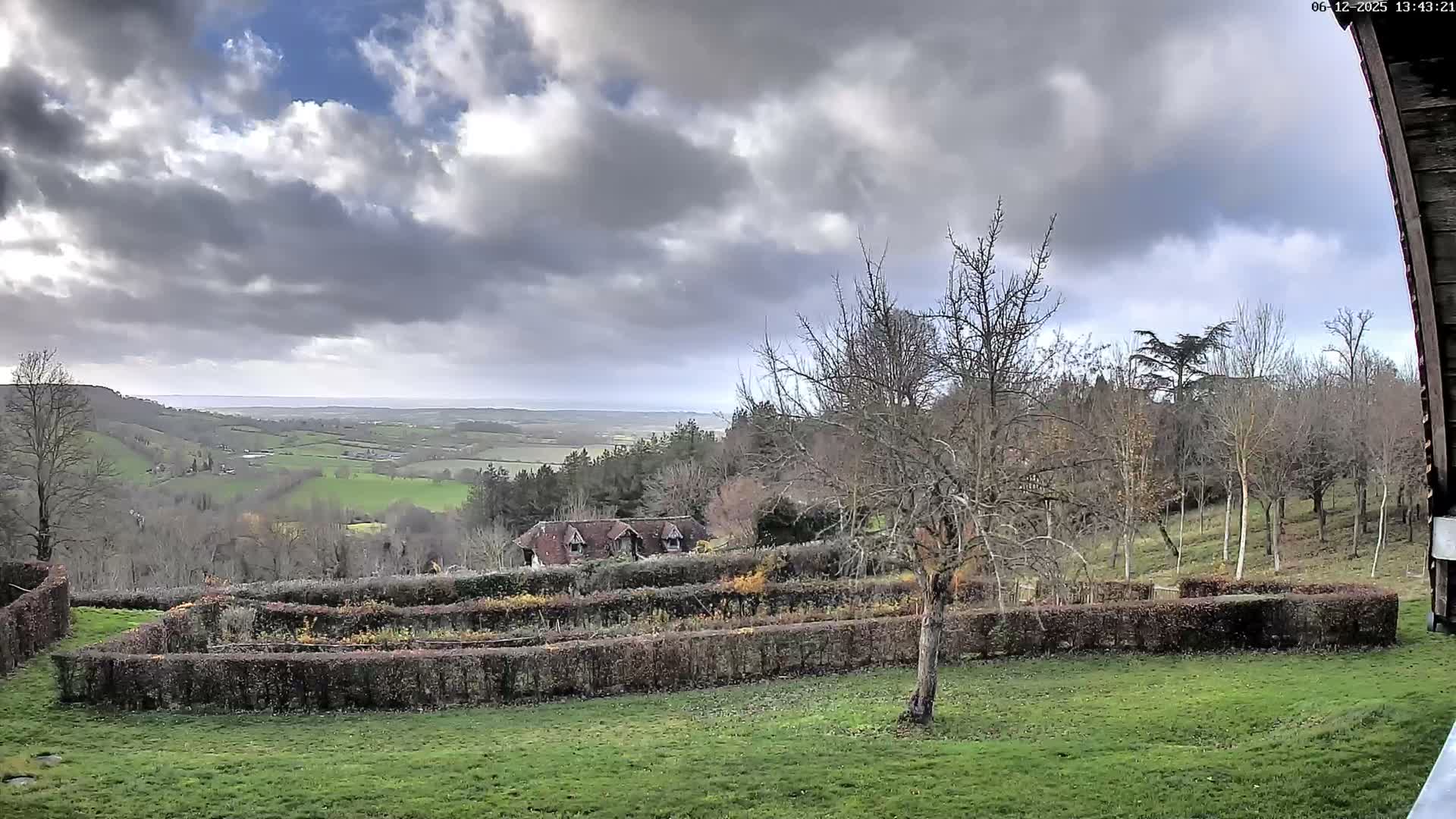 Montpincon Mountain Live Cam - Lisieux, Calvados, Normandie, France