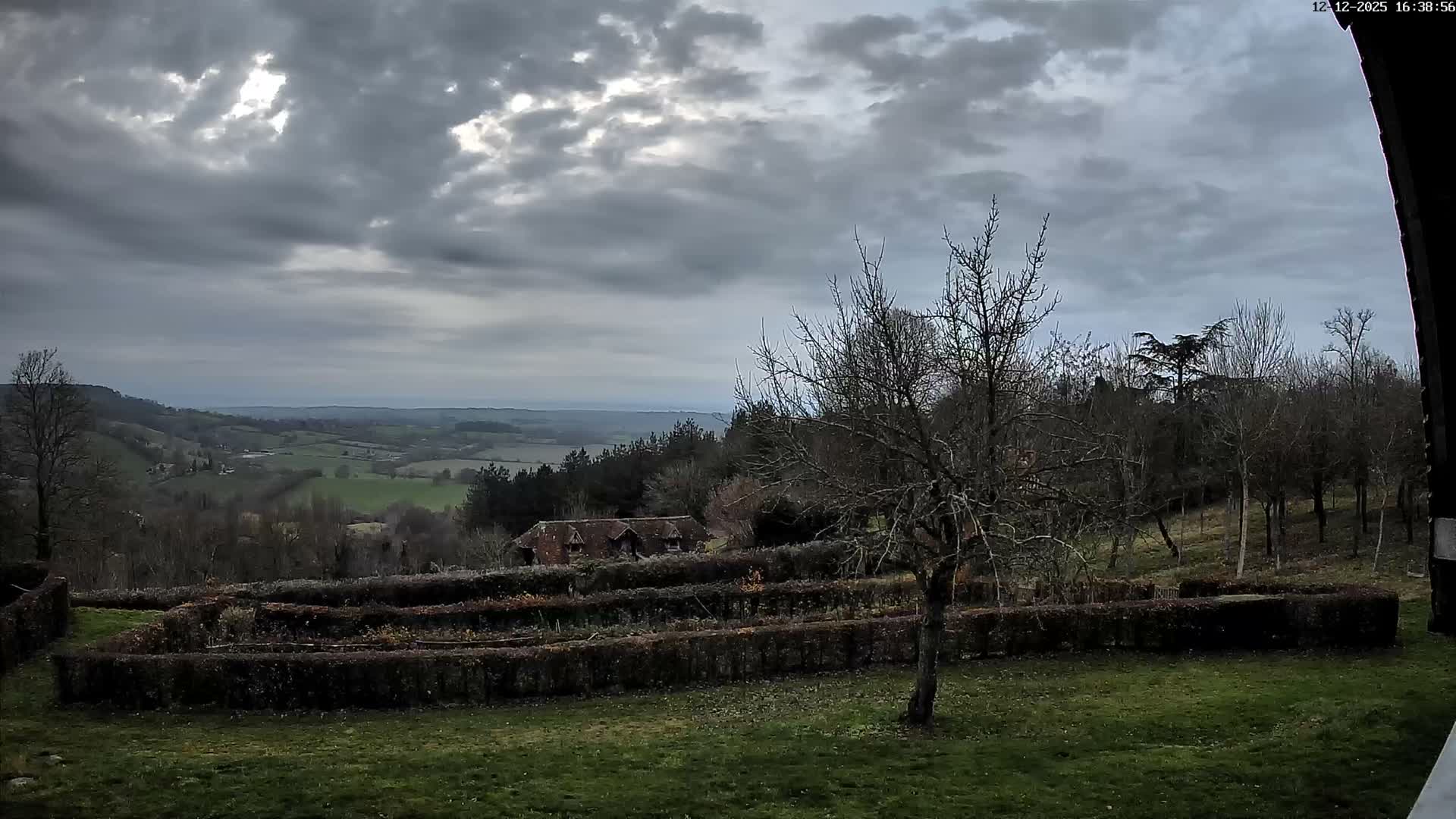 Montpincon Mountain Live Cam - Lisieux, Calvados, Normandie, France