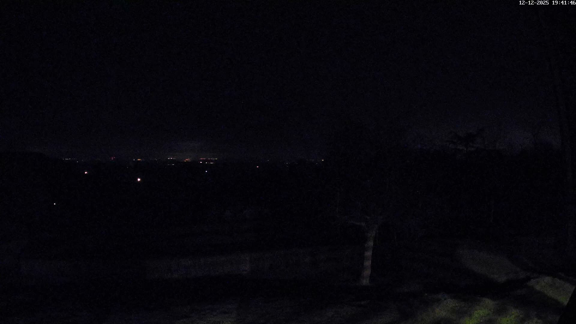 Montpincon Mountain Live Cam - Lisieux, Calvados, Normandie, France