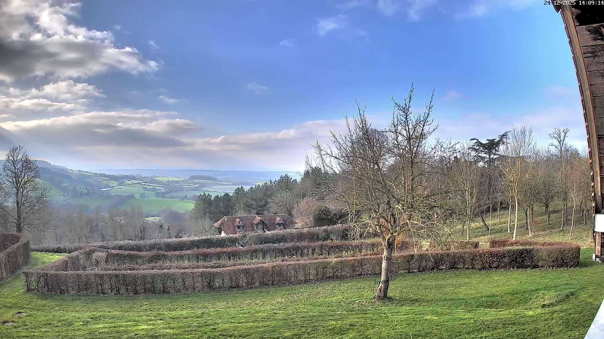 Montpincon Mountain Live Cam - Lisieux, Calvados, Normandie, France