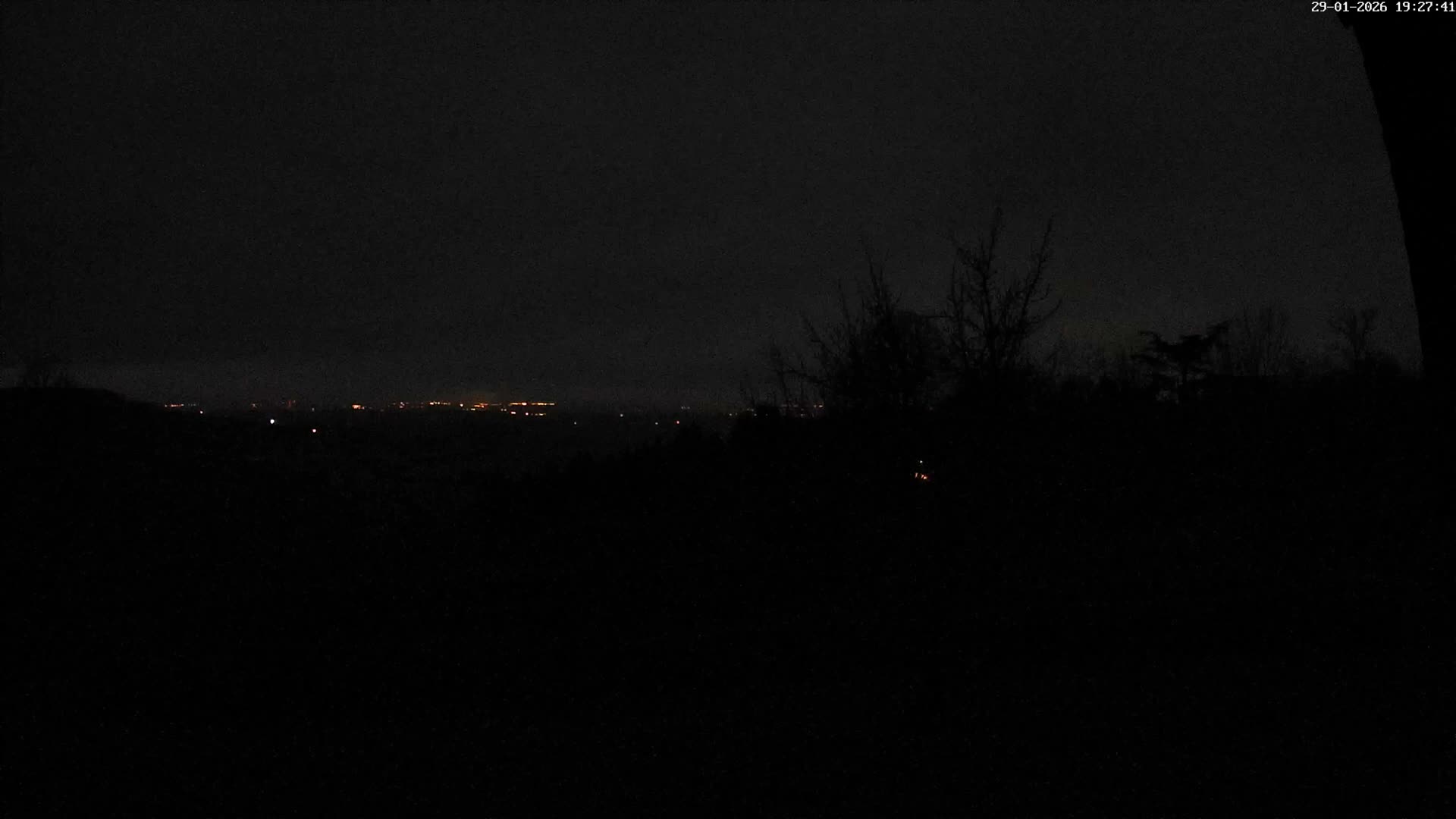Montpincon Mountain Live Cam - Lisieux, Calvados, Normandie, France