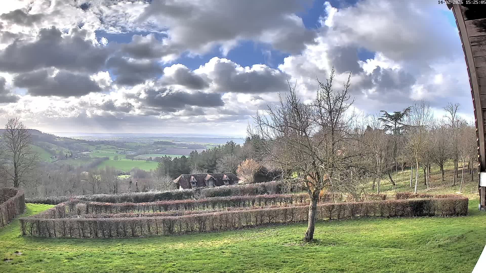 Montpincon Mountain Live Cam - Lisieux, Calvados, Normandie, France
