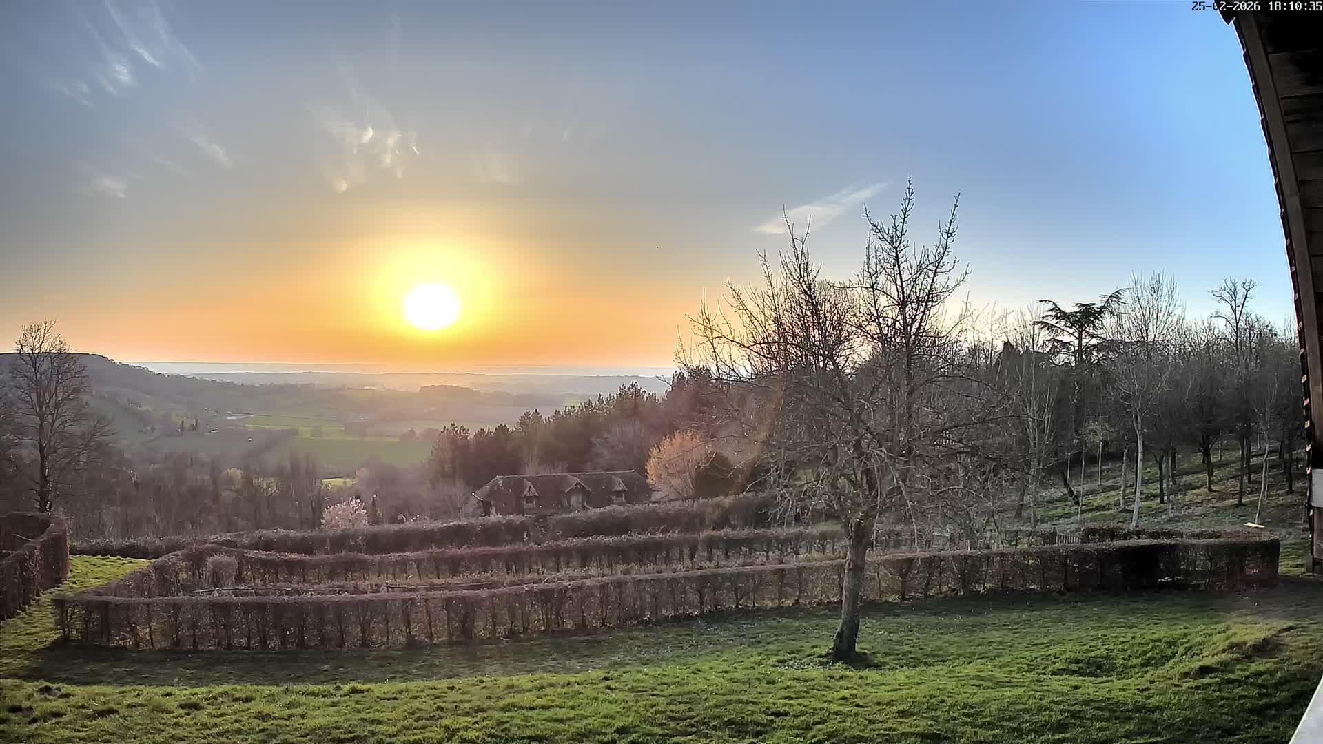 Montpincon Mountain Live Cam - Lisieux, Calvados, Normandie, France