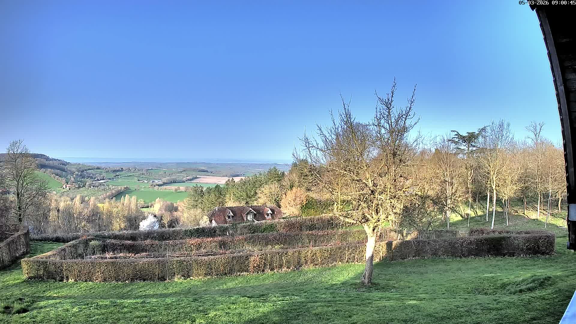 Montpincon Mountain Live Cam - Lisieux, Calvados, Normandie, France
