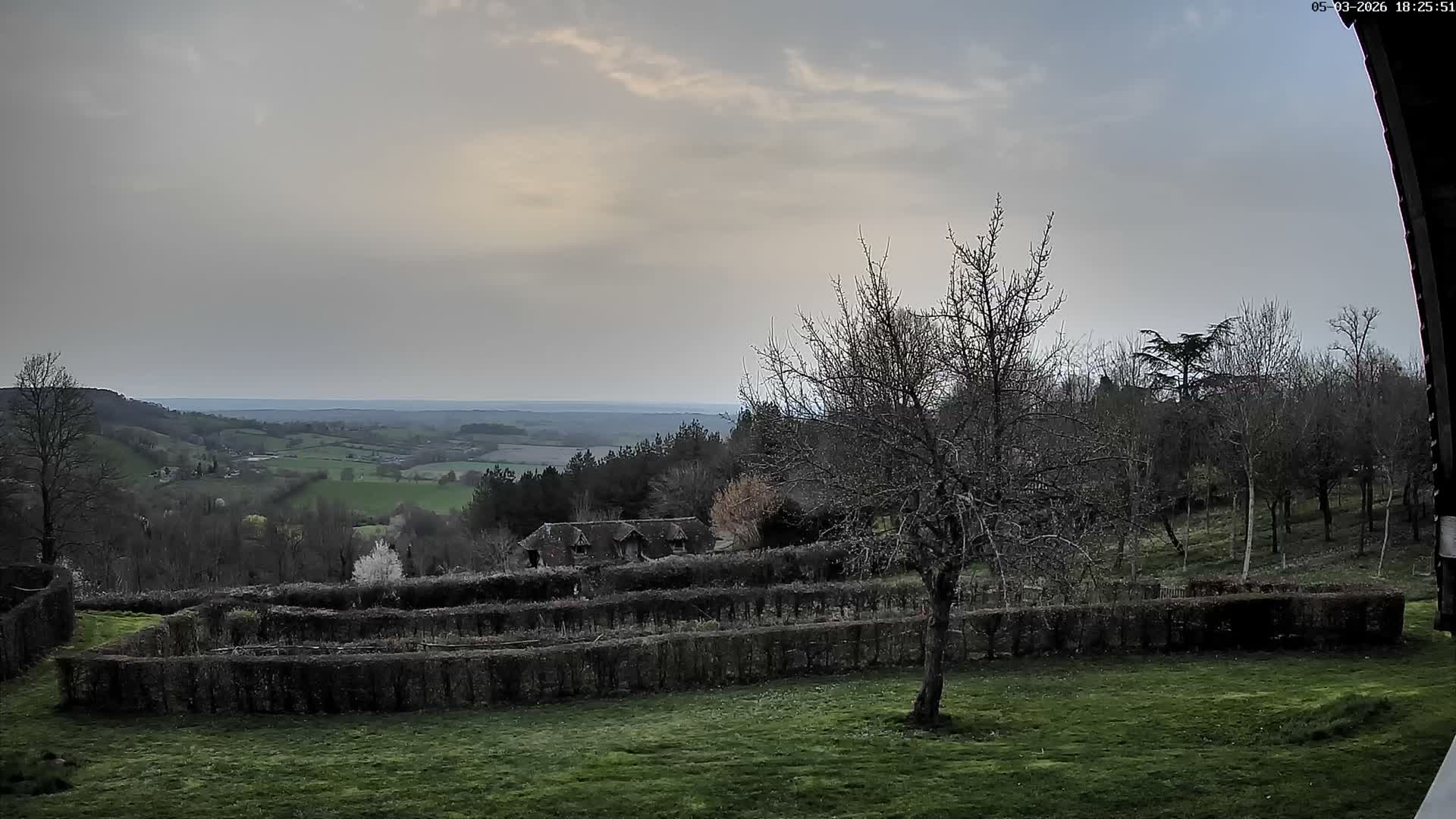 Montpincon Mountain Live Cam - Lisieux, Calvados, Normandie, France