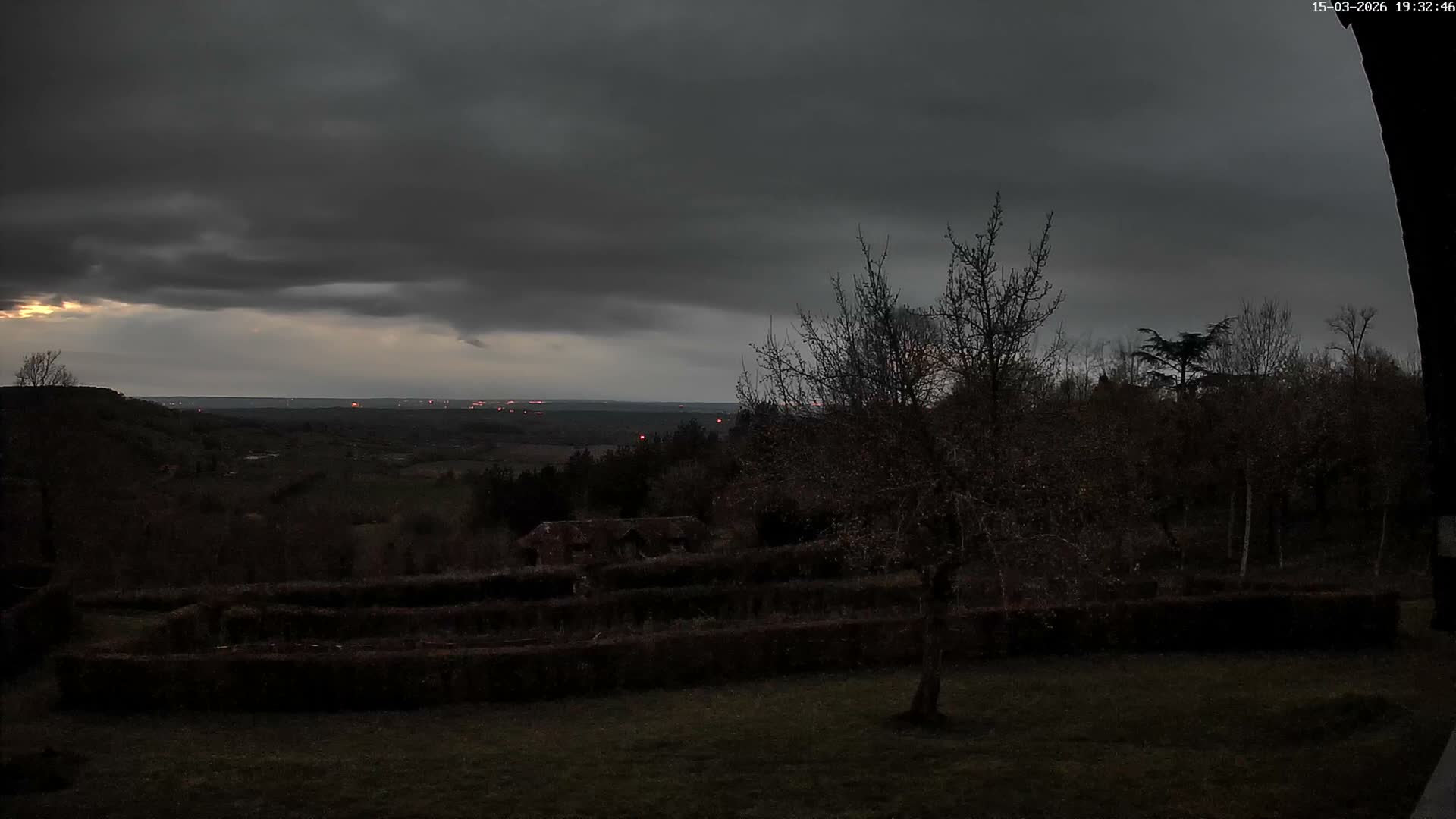 Montpincon Mountain Live Cam - Lisieux, Calvados, Normandie, France