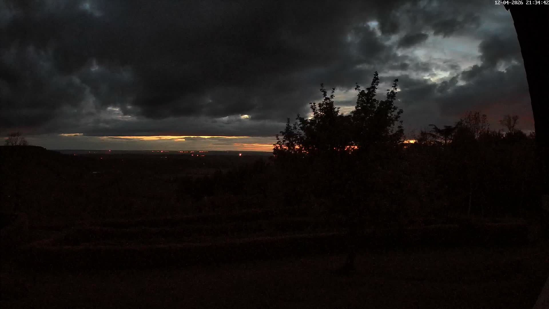 Montpincon Mountain Live Cam - Lisieux, Calvados, Normandie, France