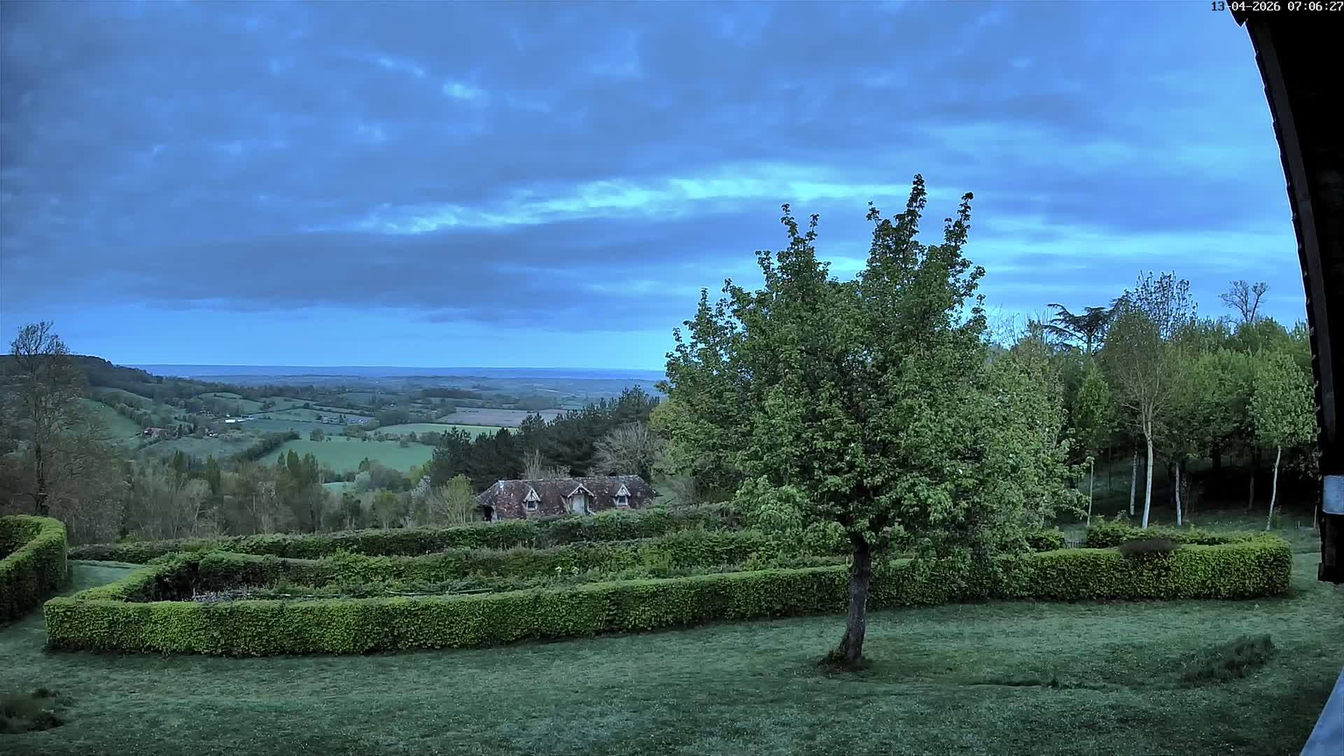 Montpincon Mountain Live Cam - Lisieux, Calvados, Normandie, France