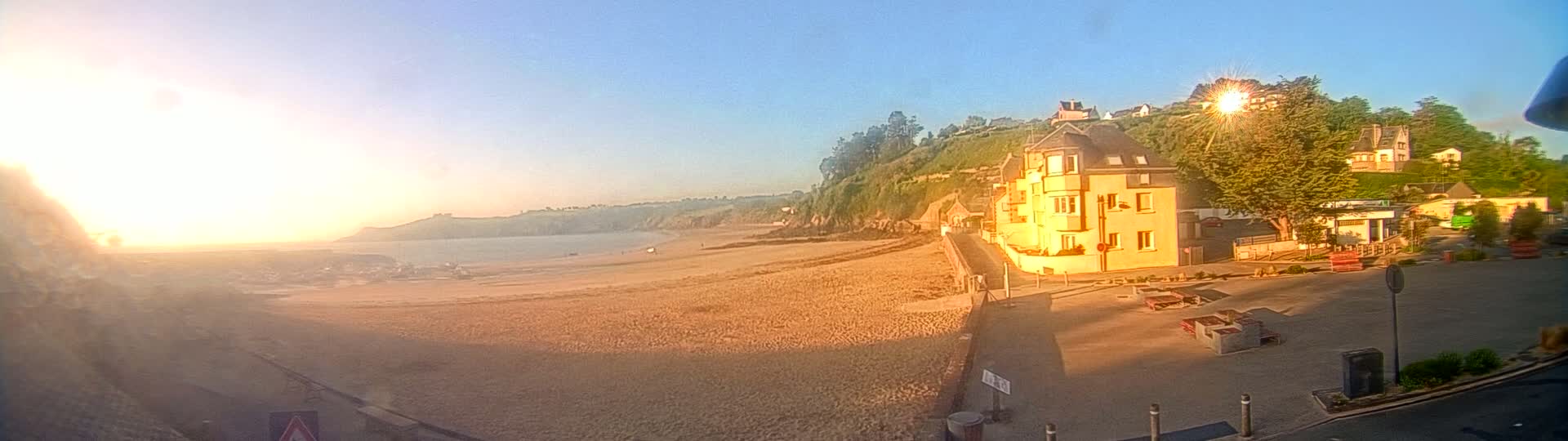 Plouezec, Bréhec Coast Live Cam - Guingamp, Côtes-d'Armor, Bretagne, France