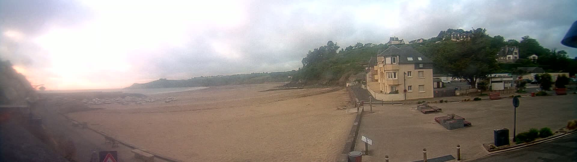Plouezec, Bréhec Coast Live Cam - Guingamp, Côtes-d'Armor, Bretagne, France