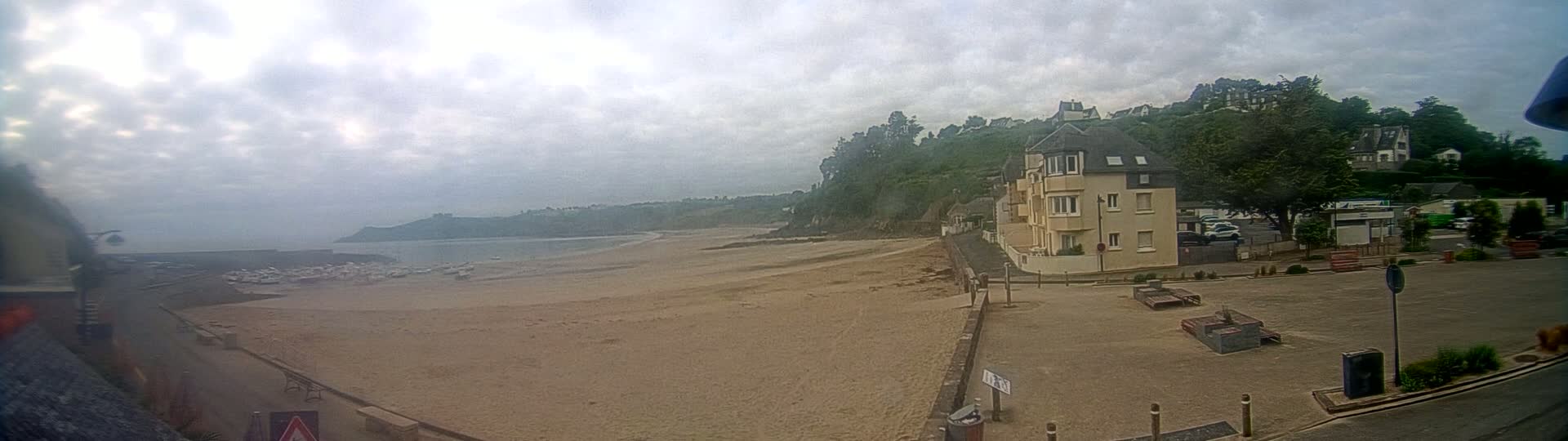 Plouezec, Bréhec Coast Live Cam - Guingamp, Côtes-d'Armor, Bretagne, France