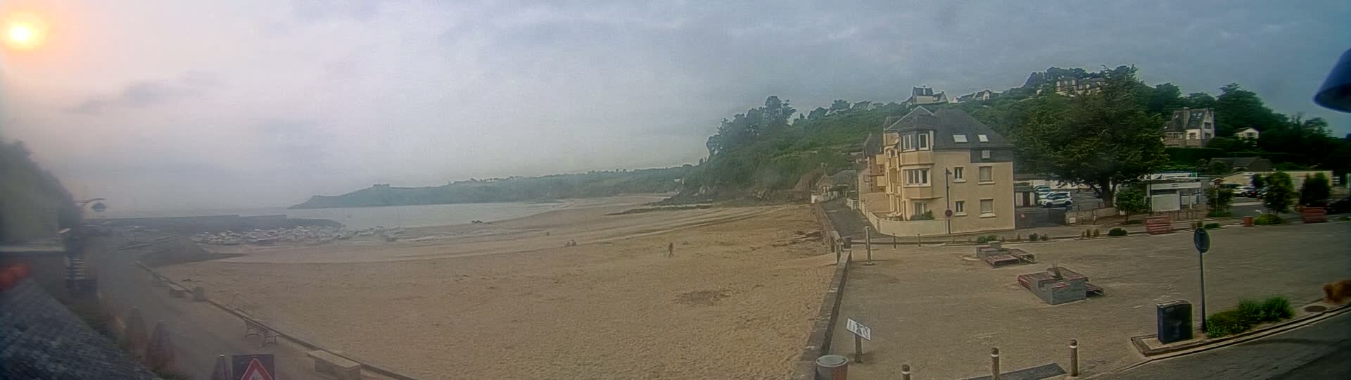 Plouezec, Bréhec Coast Live Cam - Guingamp, Côtes-d'Armor, Bretagne, France